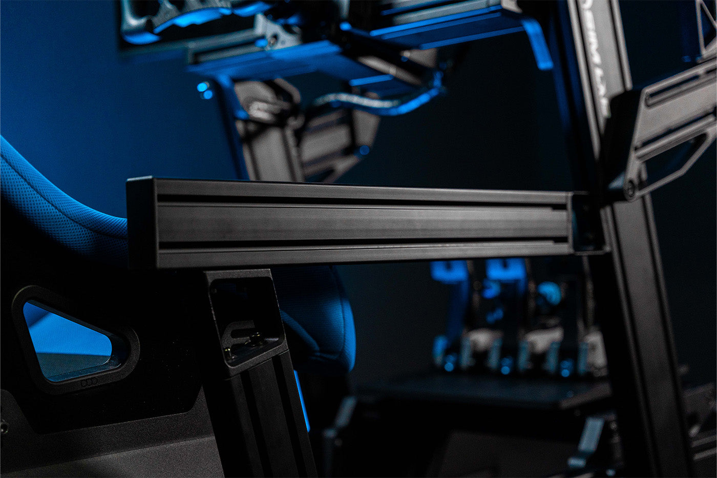 Versatile and sturdy side mount of the P1X PRO sim racing cockpit